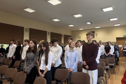 Ślubowanie uczniów klas pierwszych  Ślubowanie uczniów klas pierwszych