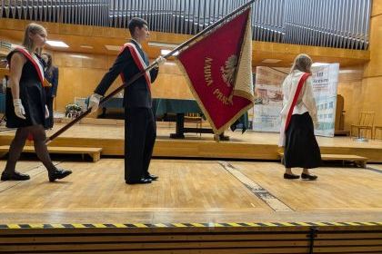 POŻEGNANIE TEGOROCZNYCH ABSOLWENT&Oacute;W TR&Oacute;JKI 