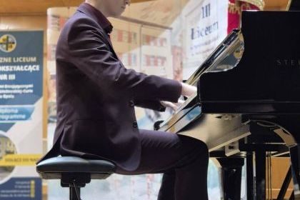 POŻEGNANIE TEGOROCZNYCH ABSOLWENT&Oacute;W TR&Oacute;JKI 