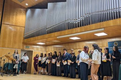 POŻEGNANIE TEGOROCZNYCH ABSOLWENT&Oacute;W TR&Oacute;JKI 